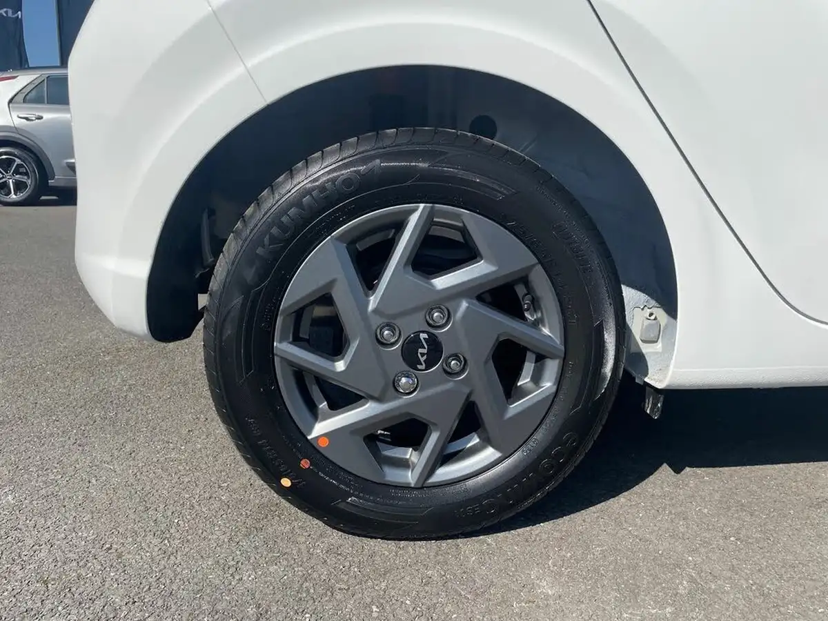 2025-kia-picanto-10-2-big-14