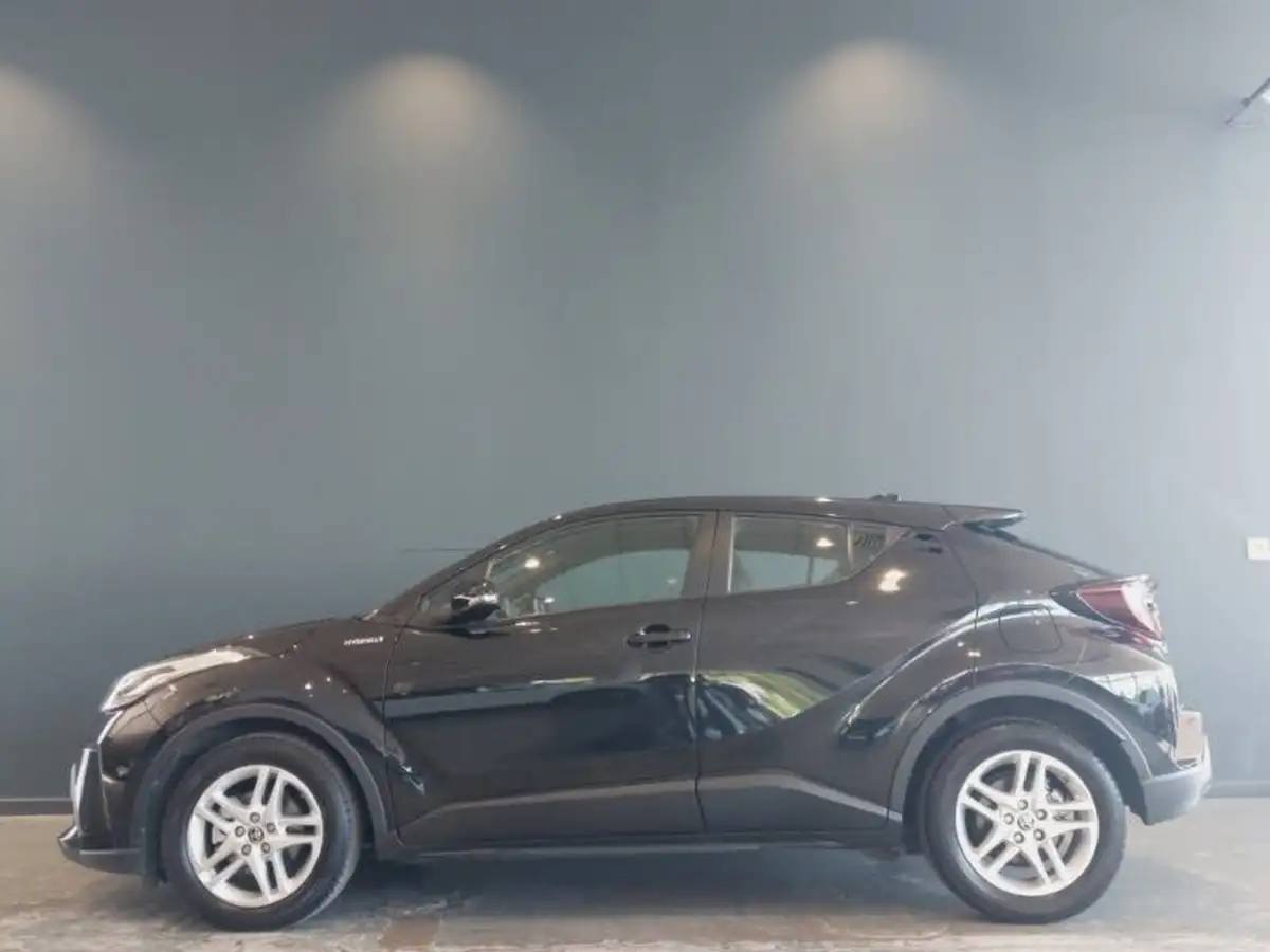 2022-toyota-c-hr-18-vvt-i-icon-big-3