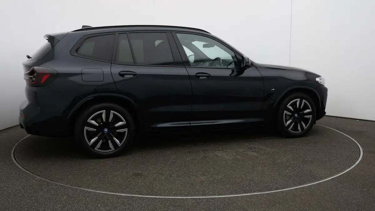 2022-bmw-ix3-e-m-sport-big-46