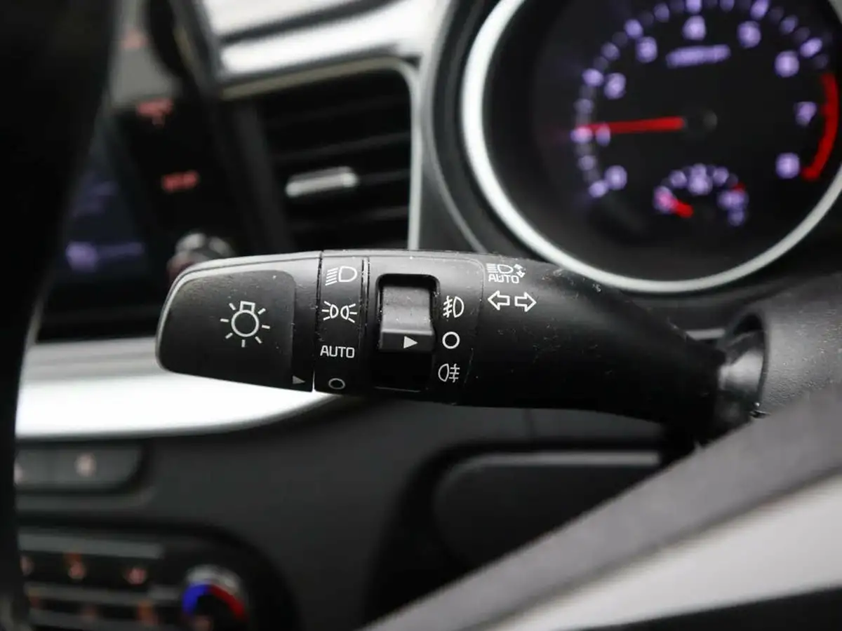 2022-kia-xceed-10-t-gdi-2-big-18