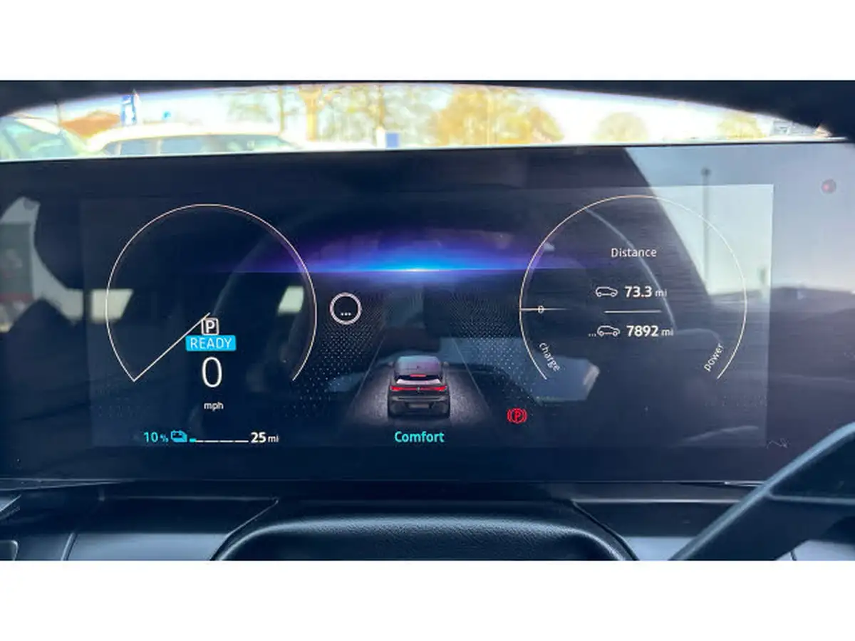 2023-renault-megane-e-tech-e-techno-big-17