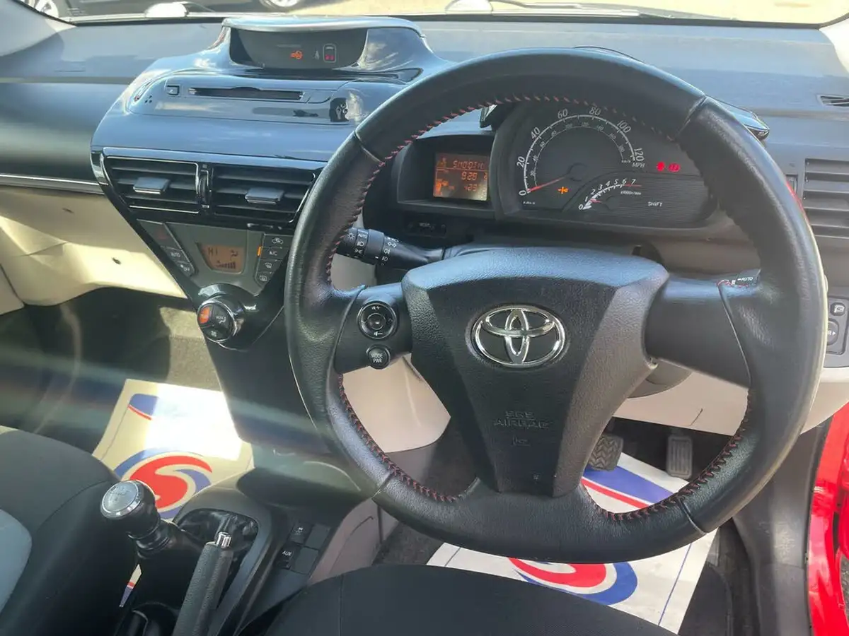 2013-toyota-iq-10-big-10