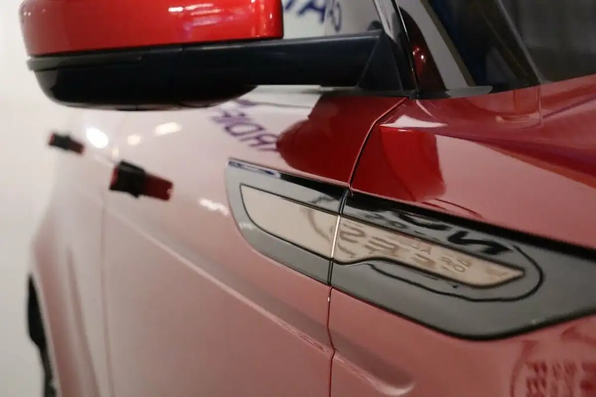 2019-land-rover-range-rover-evoque-20-d150-r-dynamic-big-17