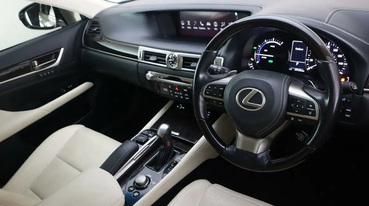 2018-lexus-gs-300h-25-premier-big-8