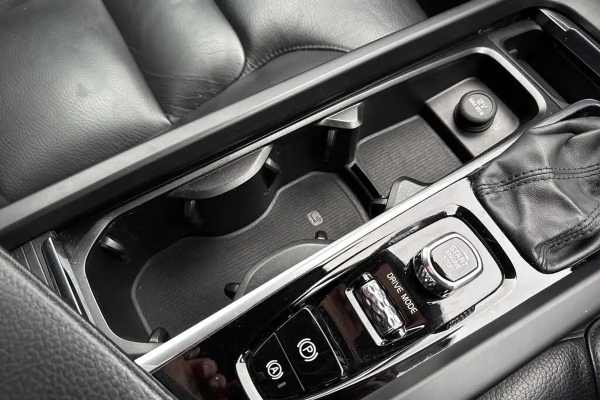 2019-volvo-xc60-20-t4-edition-big-39