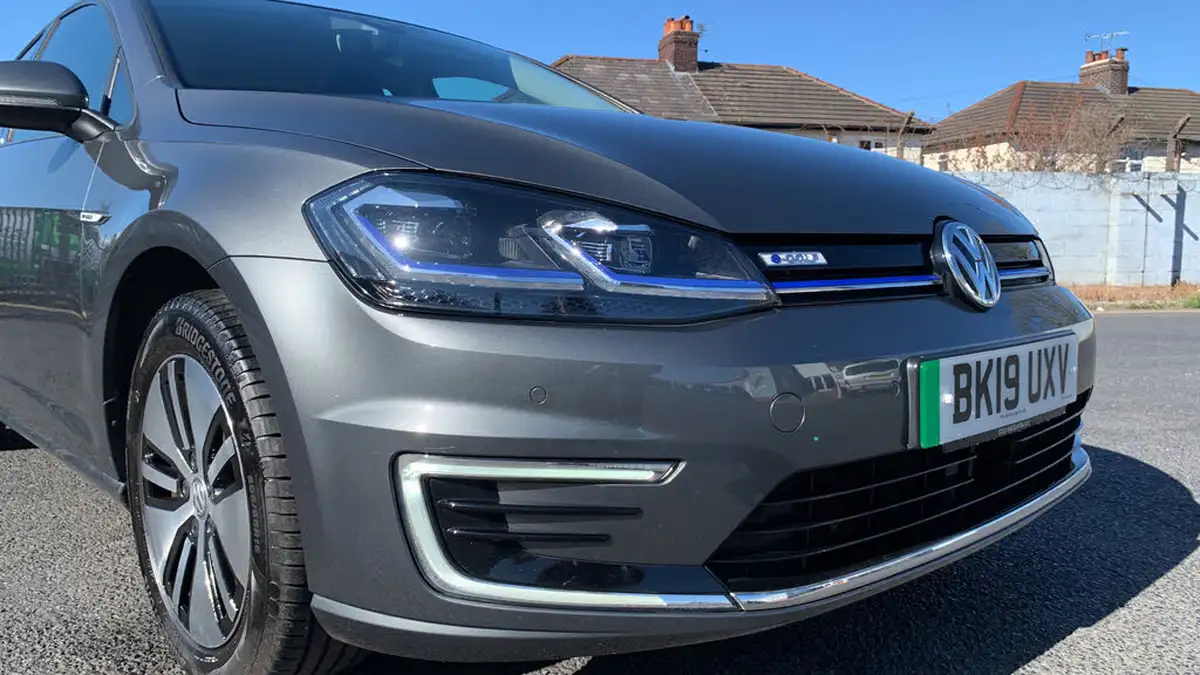 2019-volkswagen-golf-e-e-golf-big-14