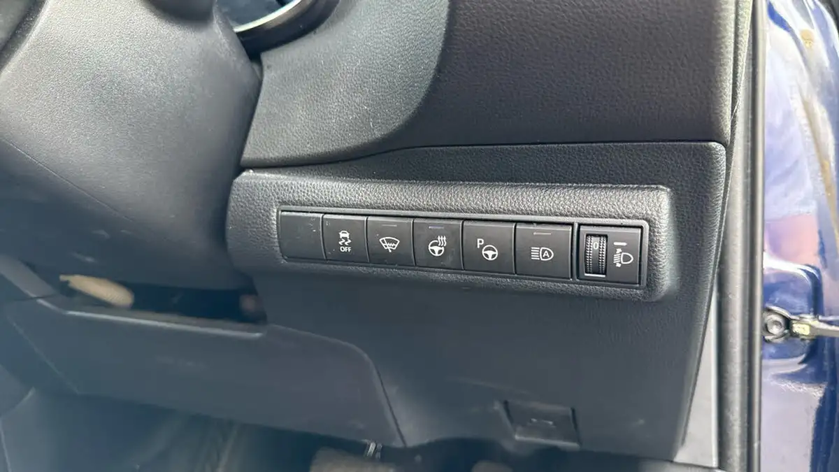 2021-suzuki-swace-18-sz5-big-25