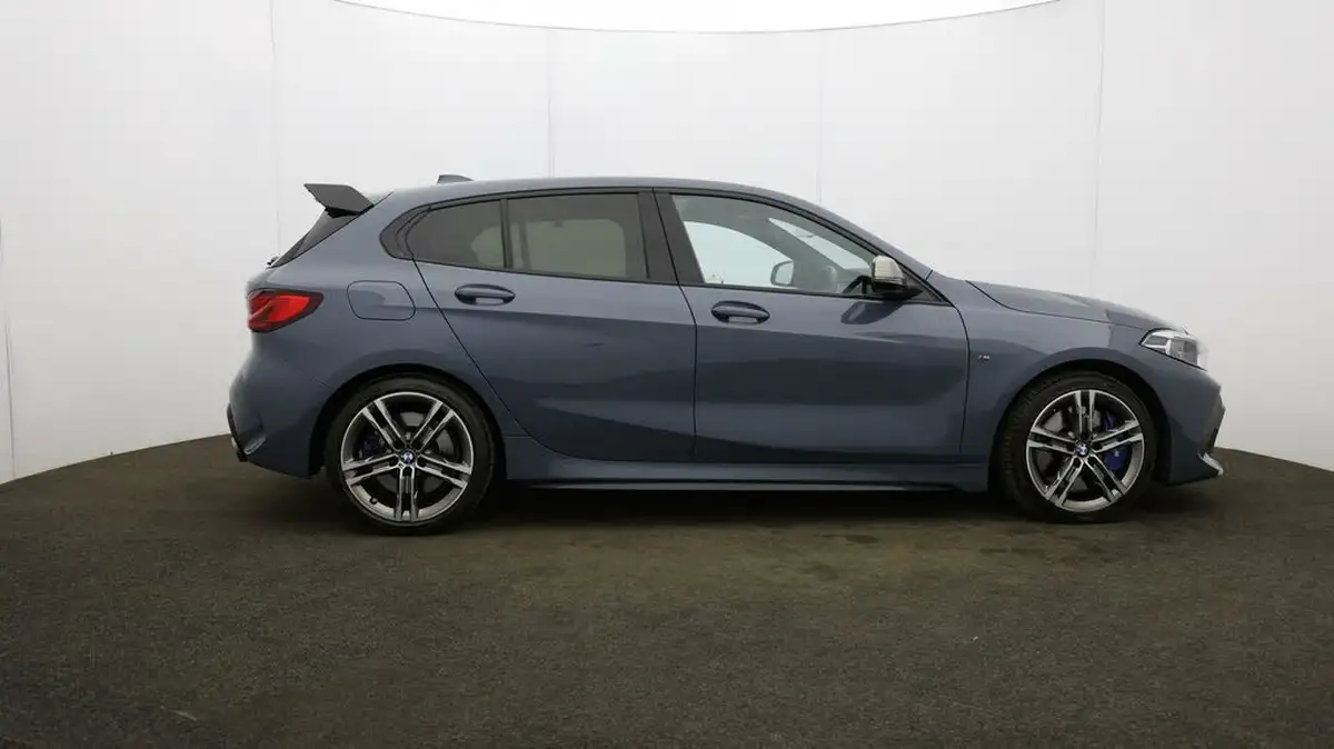 2022-bmw-1-series-20-m135i-xdrive-big-44
