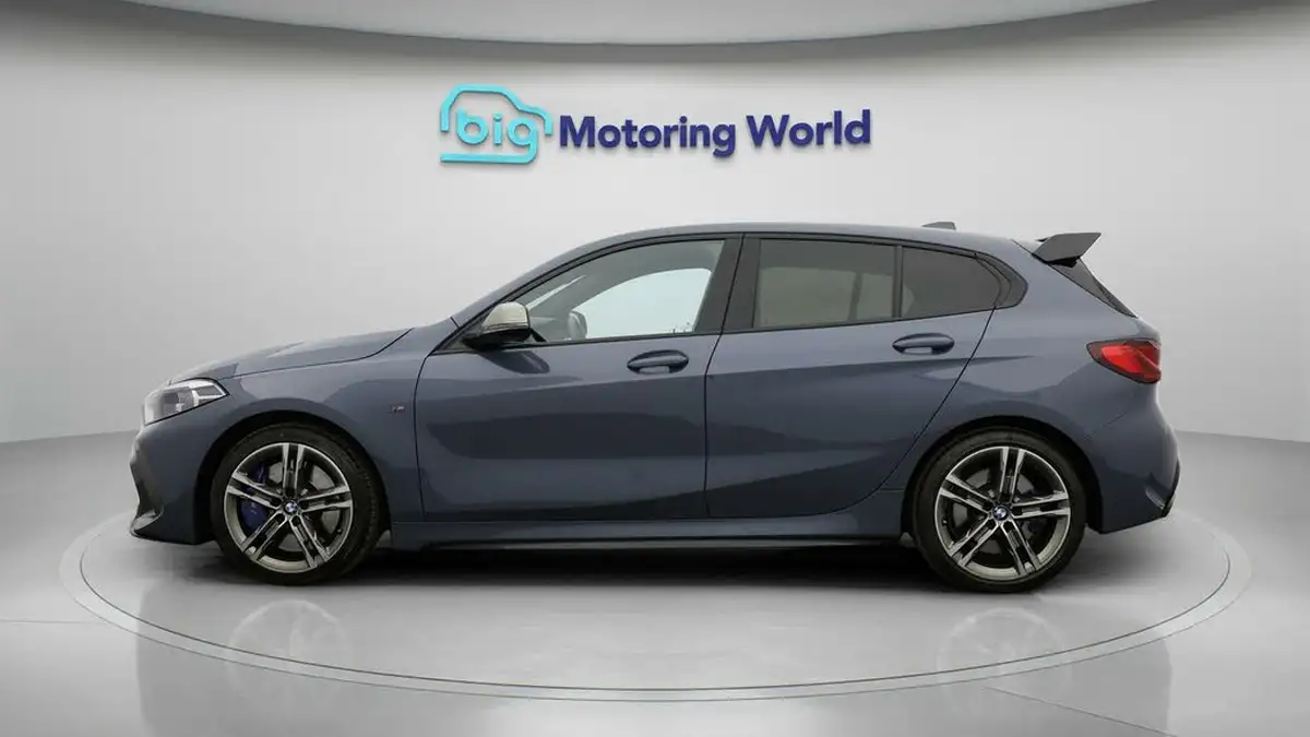 2022-bmw-1-series-20-m135i-xdrive-big-3