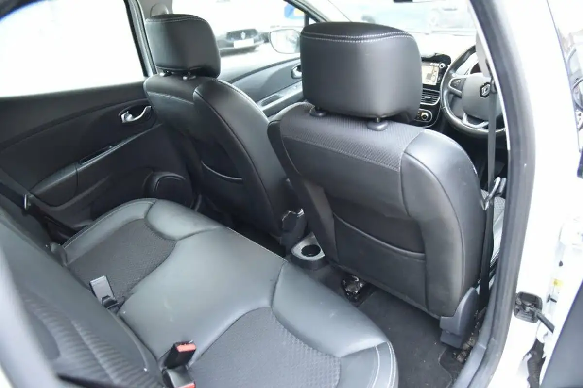 2017-renault-clio-09-tce-dynamique-s-nav-big-19