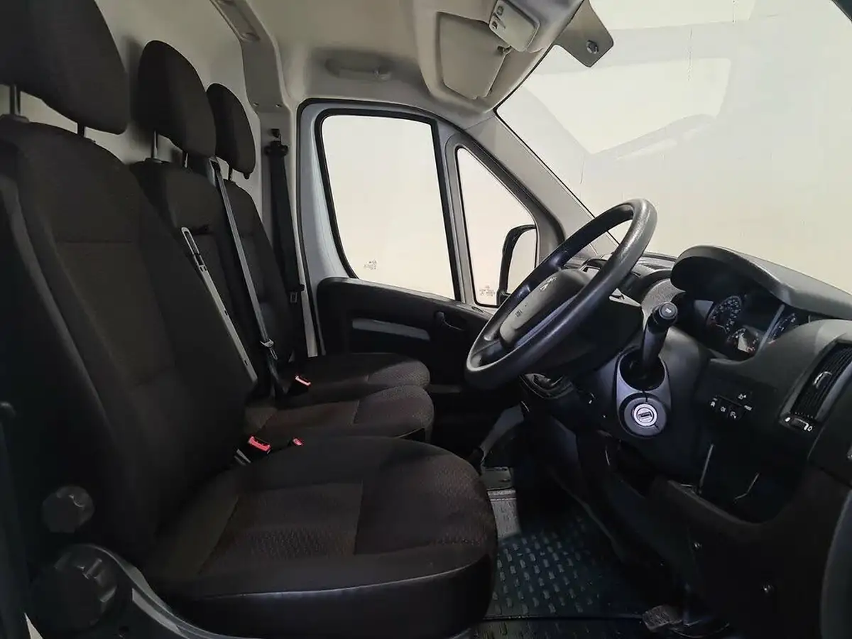 2022-peugeot-boxer-22-bluehdi-professional-335-l3-h2-panel-big-15
