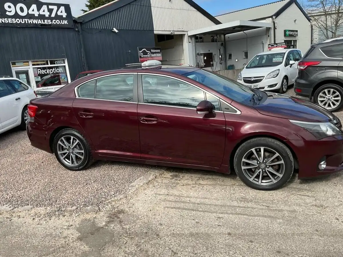 2015-toyota-avensis-20td-icon-business-edition-saloon-4d-big-59