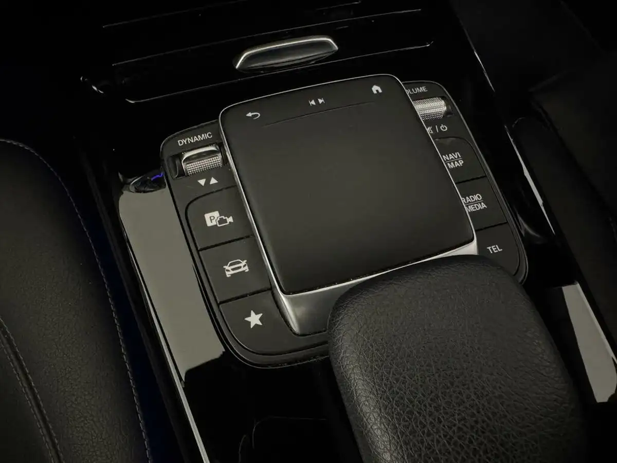 2021-mercedes-benz-cla-13-cla-180-amg-line-premium-plus-coupe-4d-big-22