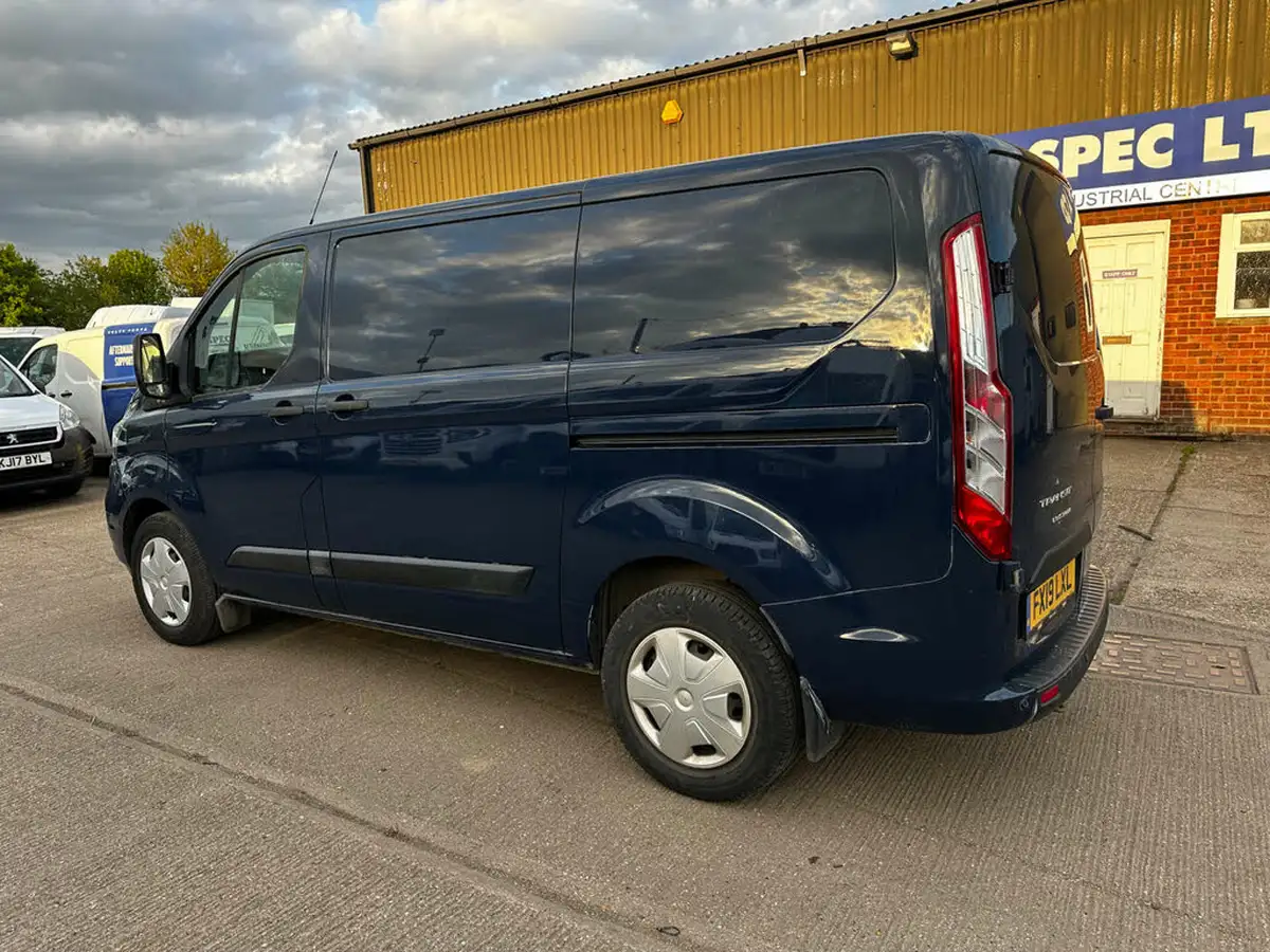 2019-ford-transit-custom-20tdci-320-l1h1-trend-105pseu6-panel-van-big-4