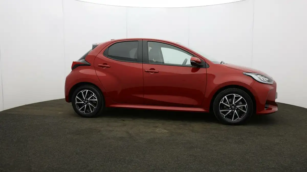 2021-toyota-yaris-15-vvt-i-design-big-42