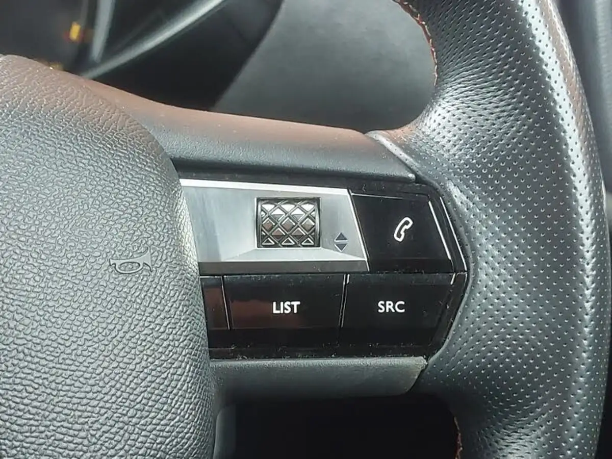 2020-ds-ds-3-crossback-12-puretech-performance-line-100ps-big-9