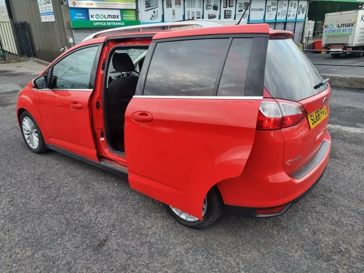 2018-ford-c-max-10t-titanium-125ps-big-14