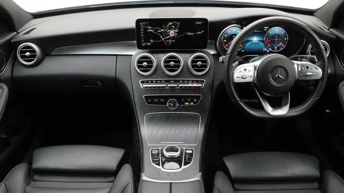2019-mercedes-benz-c-class-20d-c300d-amg-line-245ps-ss-saloon-4d-big-13