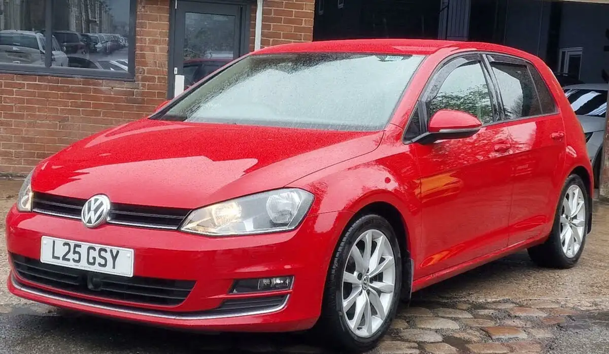 2013-volkswagen-golf-big-2