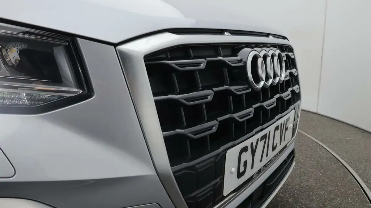 2021-audi-q2-10-30-tfsi-sport-big-23