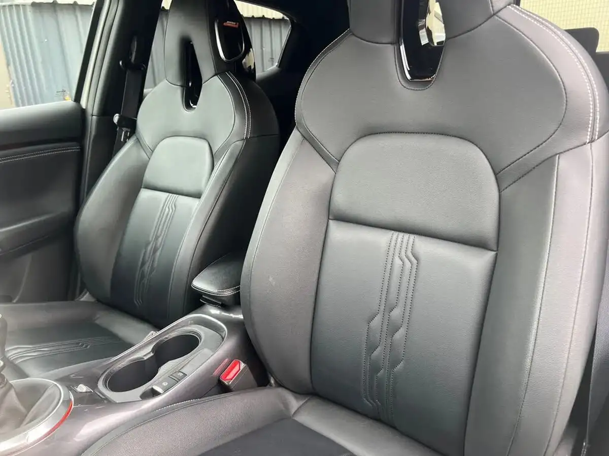 2023-nissan-juke-10-dig-t-tekna-big-15