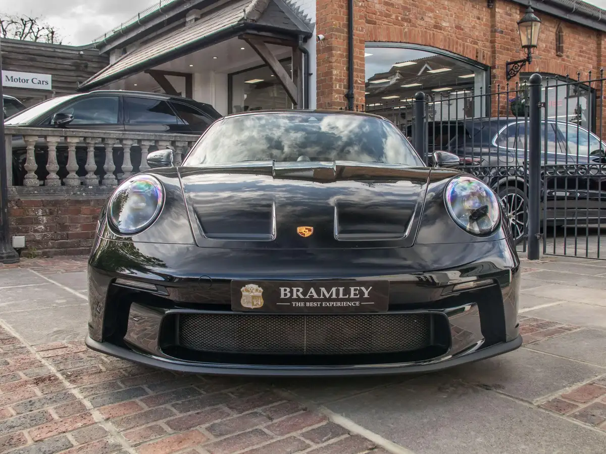 2023-porsche-911-40-gt3-touring-package-pdk-big-1