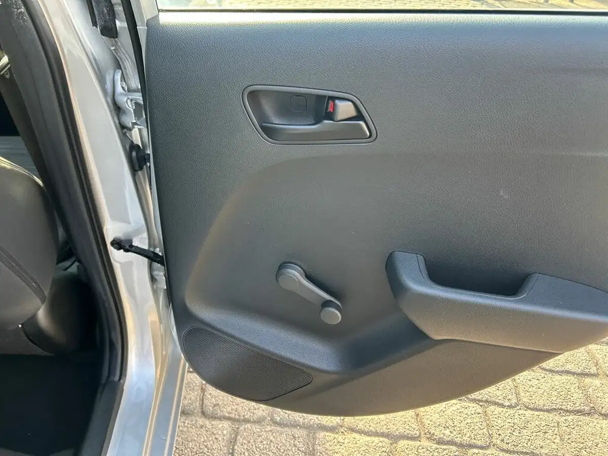 2022-kia-picanto-10-1-big-36