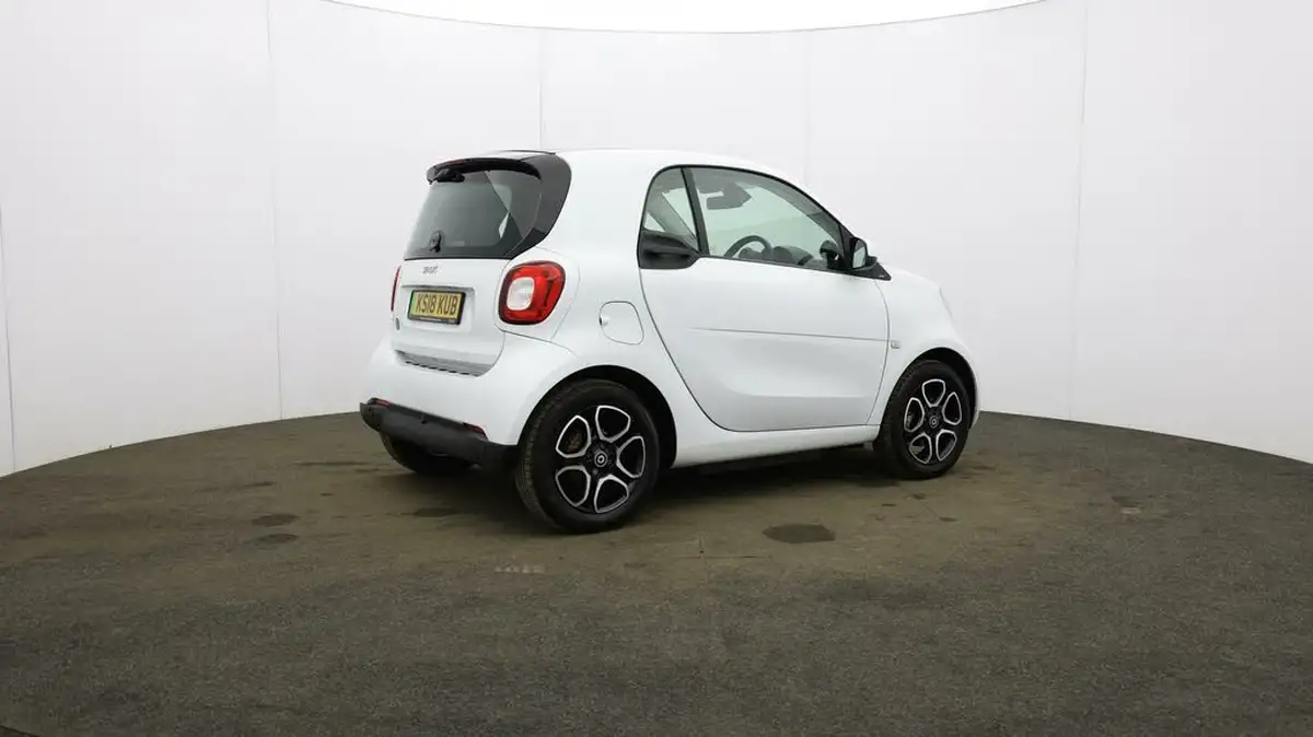 2018-smart-fortwo-e-prime-premium-plus-coupe-big-47
