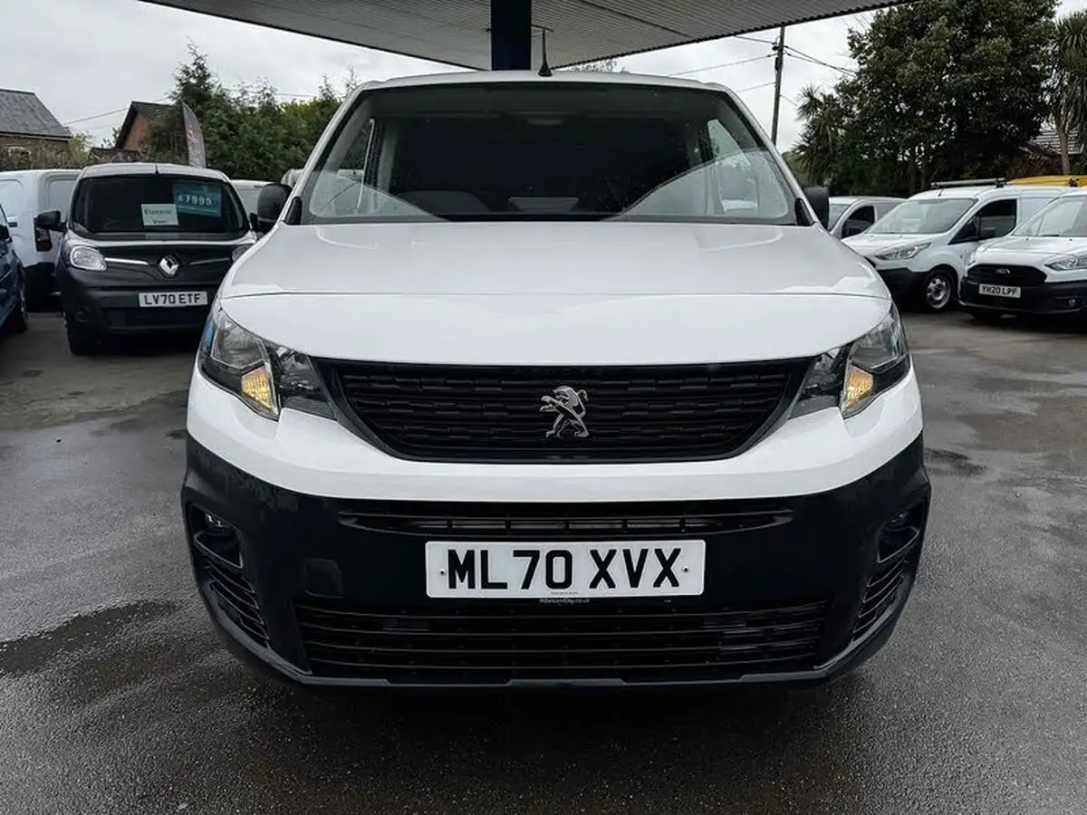 2020-peugeot-partner-12-puretech-1000-professional-110pseu6d-ss-big-10