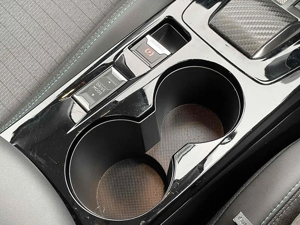 2022-peugeot-208-e-allure-premium-big-30