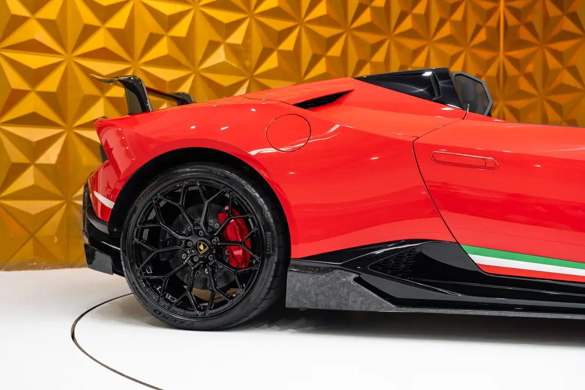 2018-lamborghini-huracan-52-performante-spyder-big-12