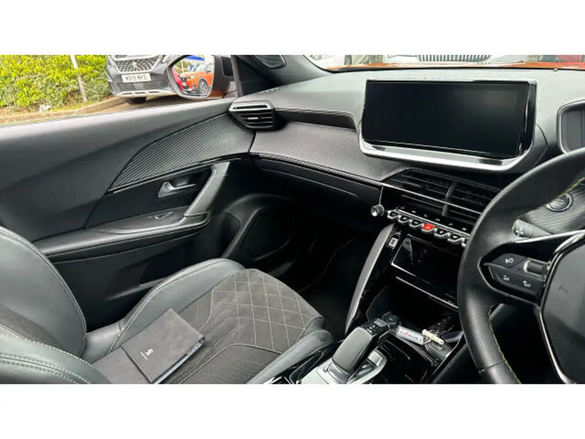 2022-peugeot-2008-suv-e-gt-premium-big-13