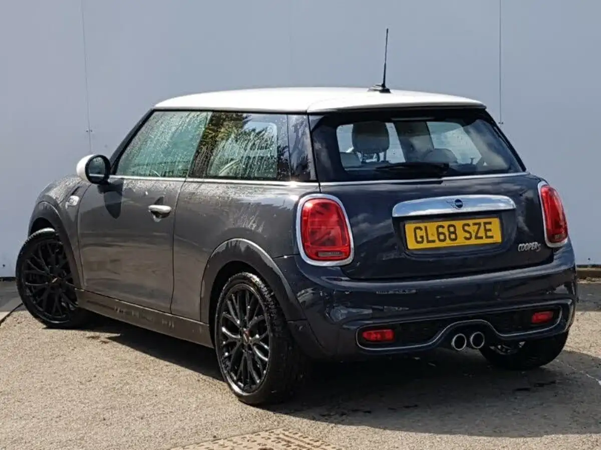 2018-mini-cooper-20-cooper-s-exclusive-ss-hatchback-3d-sport-auto-big-1