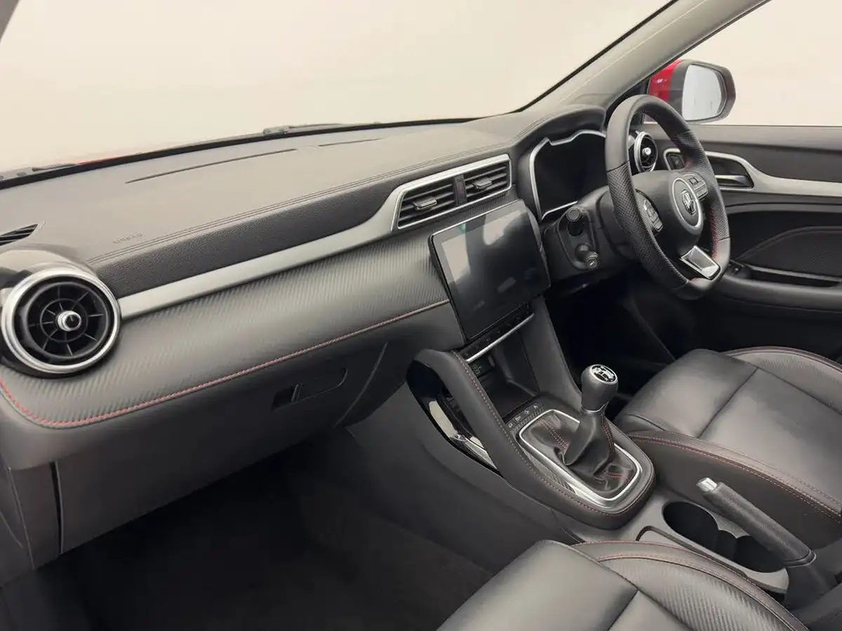 2024-mg-zs-suv-15-vti-tech-exclusive-big-11