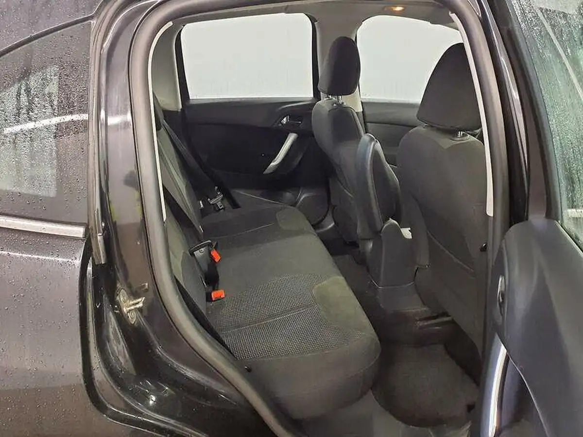 2012-citroen-c3-16-exclusive-vti-120ps-auto-big-10