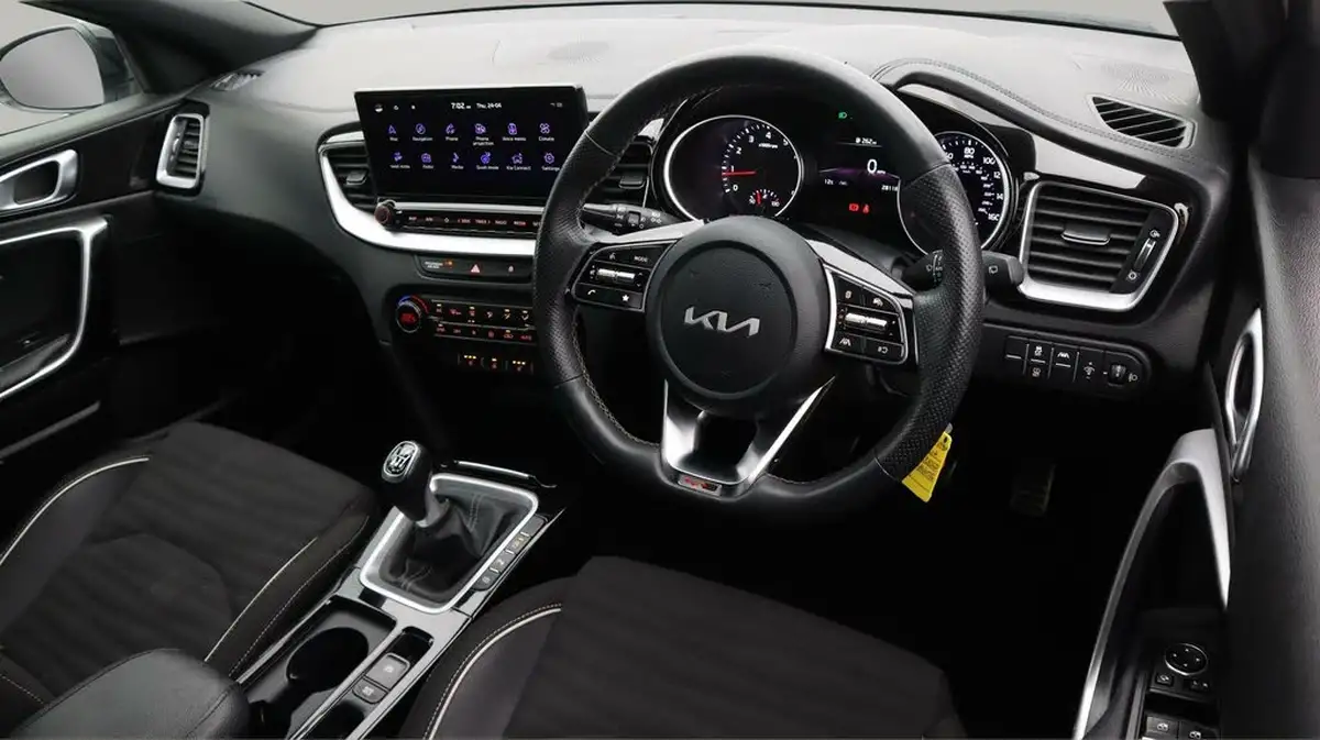 2023-kia-xceed-15-t-gdi-gt-line-158bhp-big-9