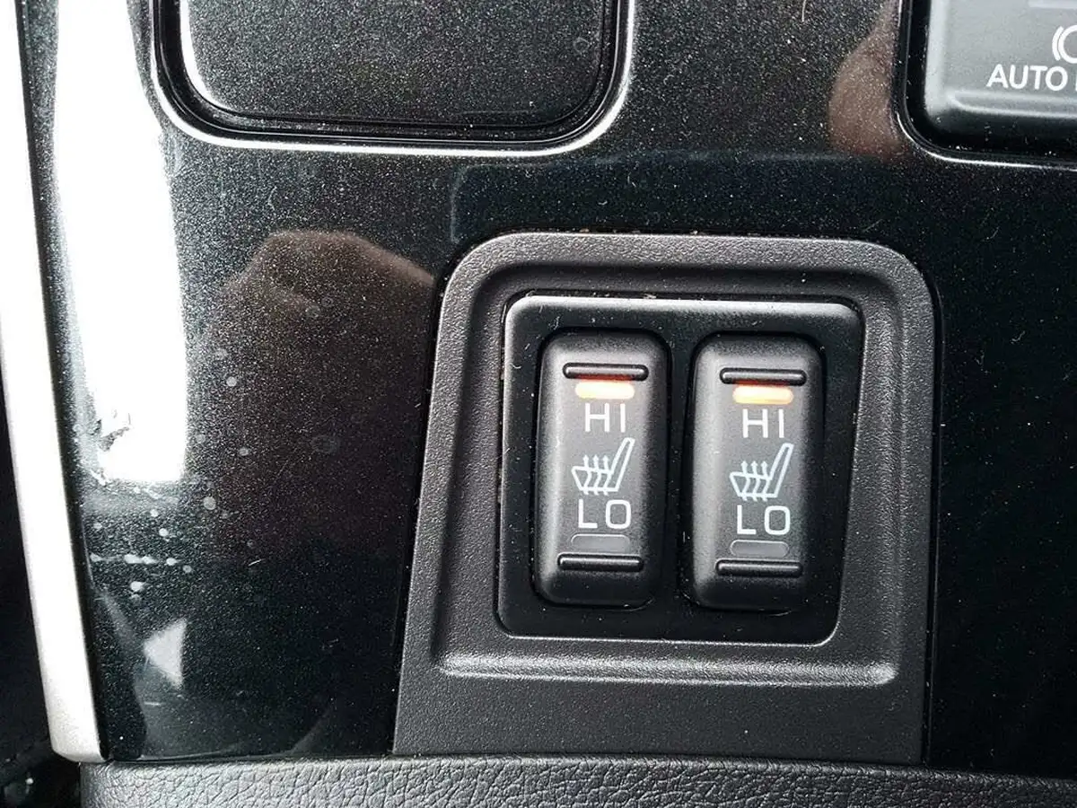 2020-mitsubishi-outlander-20-exceed-big-34