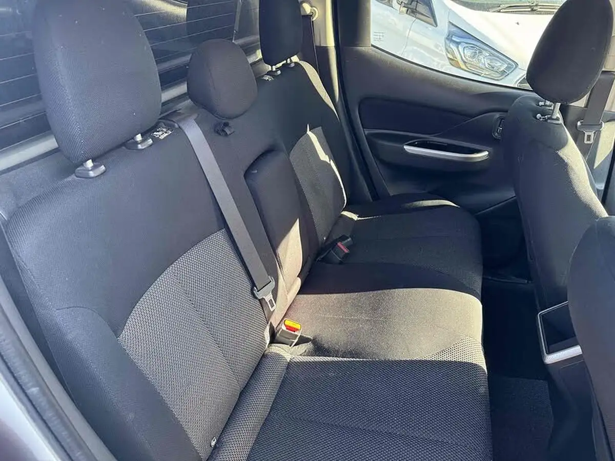 2019-mitsubishi-l200-22di-d-warrior-auto-big-11