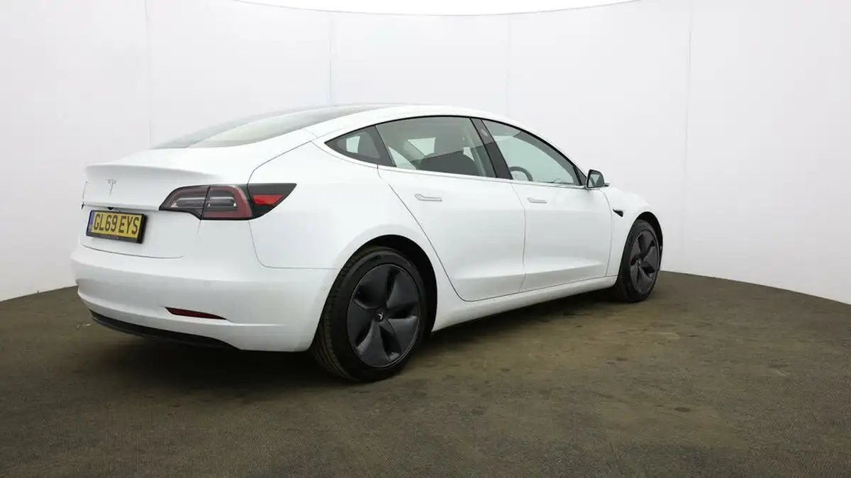 2019-tesla-model-3-e-standard-plus-big-49