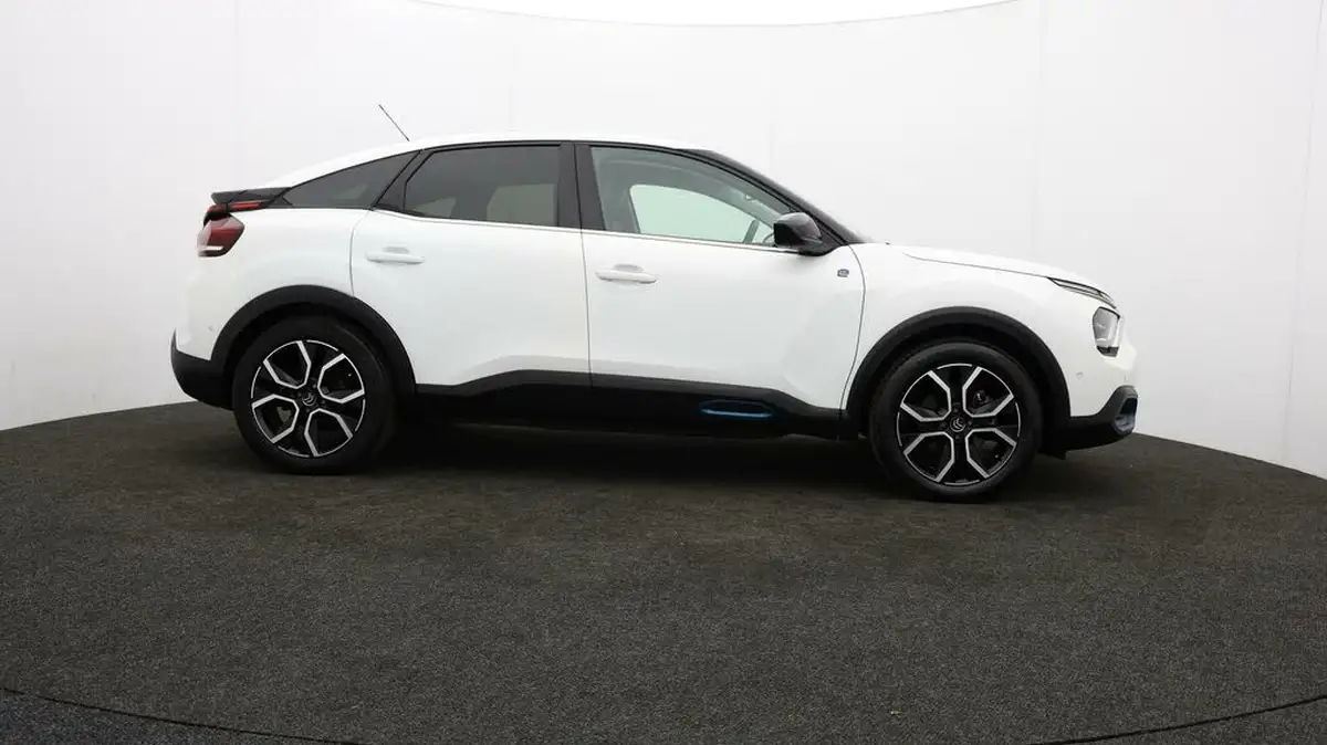 2022-citroen-c4-e-shine-plus-big-8
