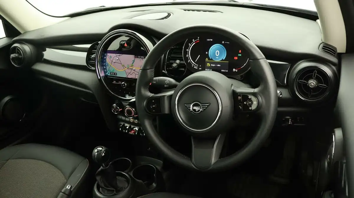 2021-mini-cooper-15-one-classic-3d-big-8