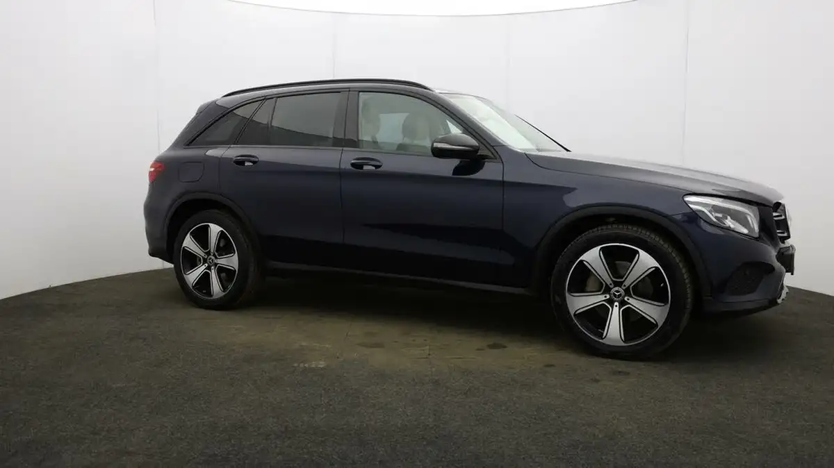 2018-mercedes-benz-glc-class-21d-glc220d-urban-edition-big-43