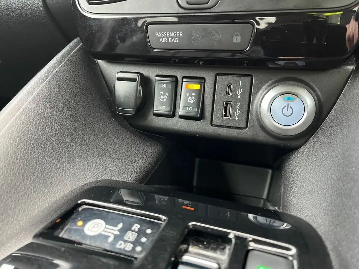2022-nissan-leaf-e-tekna-big-28