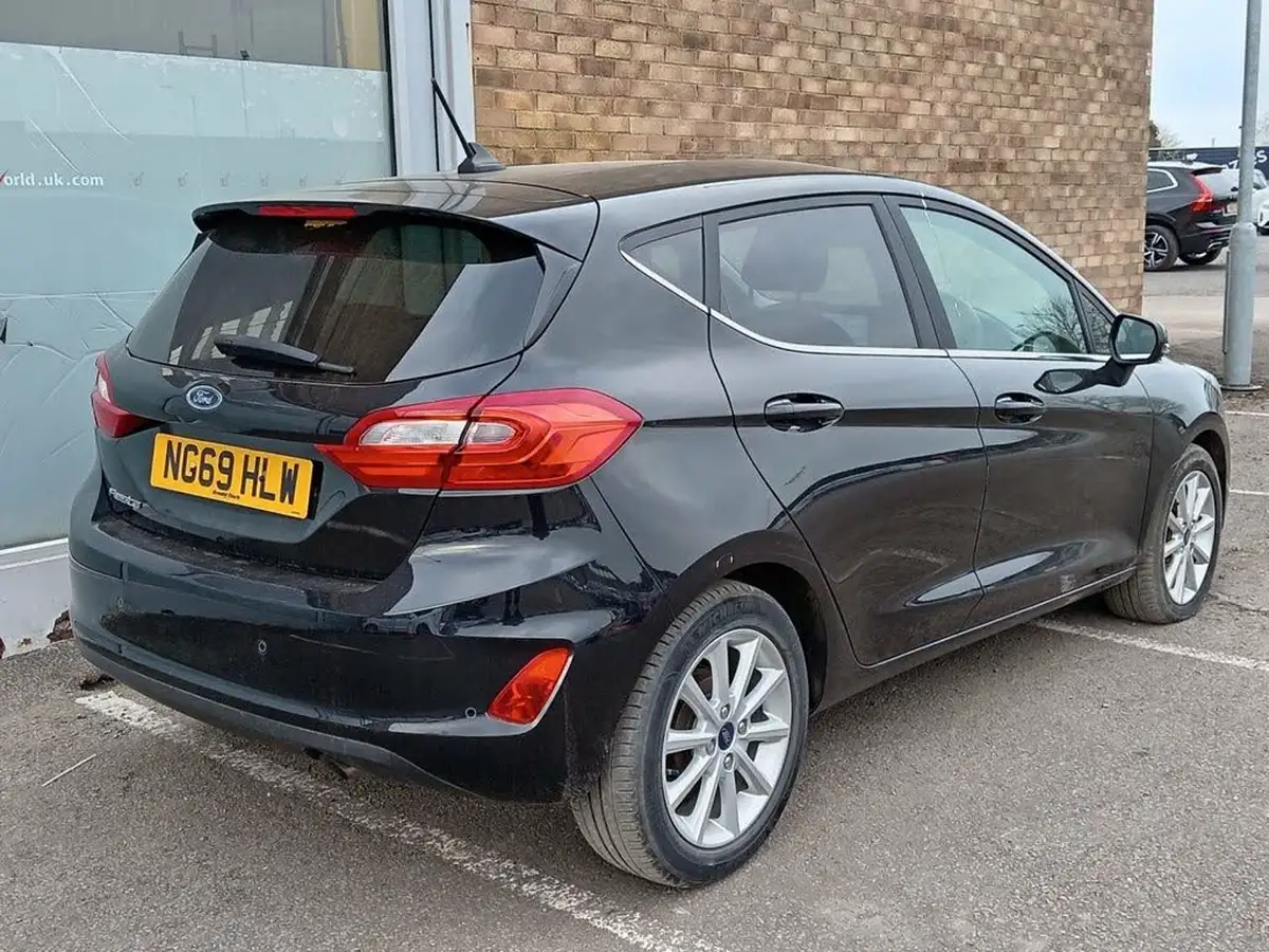 2020-ford-fiesta-10t-titanium-100ps-auto-big-2
