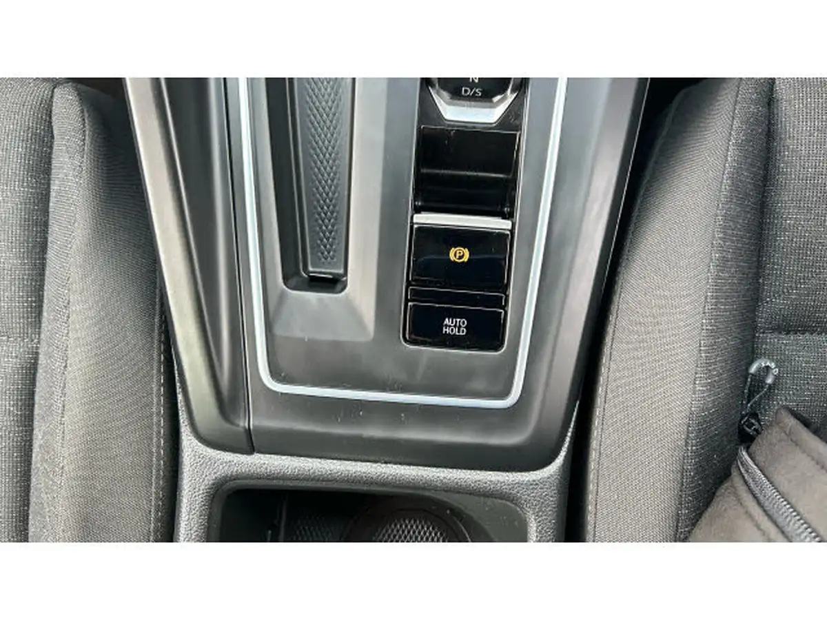 2023-volkswagen-golf-20tdi-life-hatchback-dsg-big-46