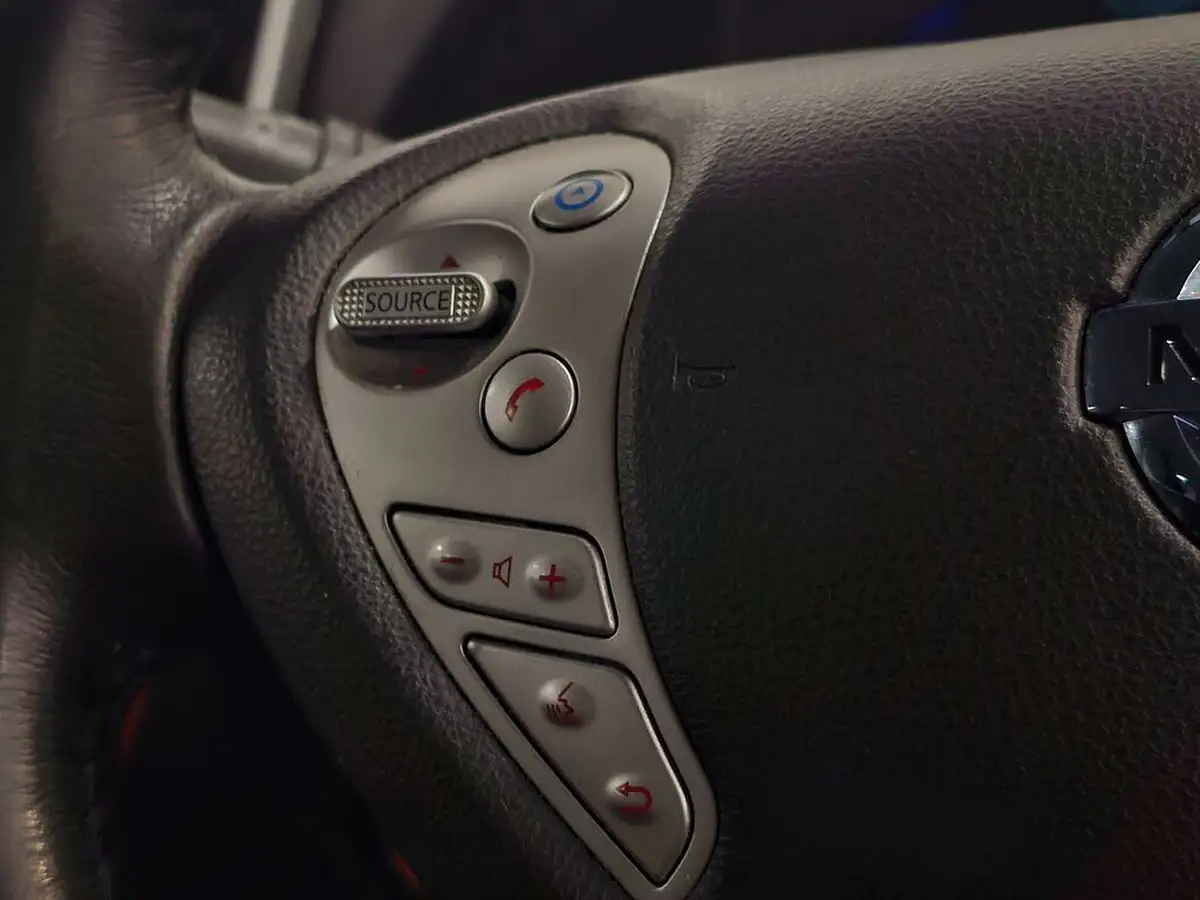 2015-nissan-leaf-e-tekna-24kwh-big-67