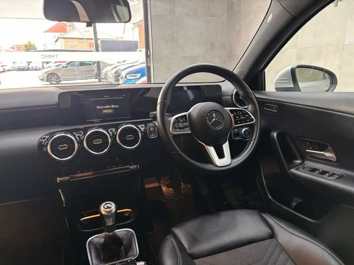 2021-mercedes-benz-a-class-13-a180-se-big-13