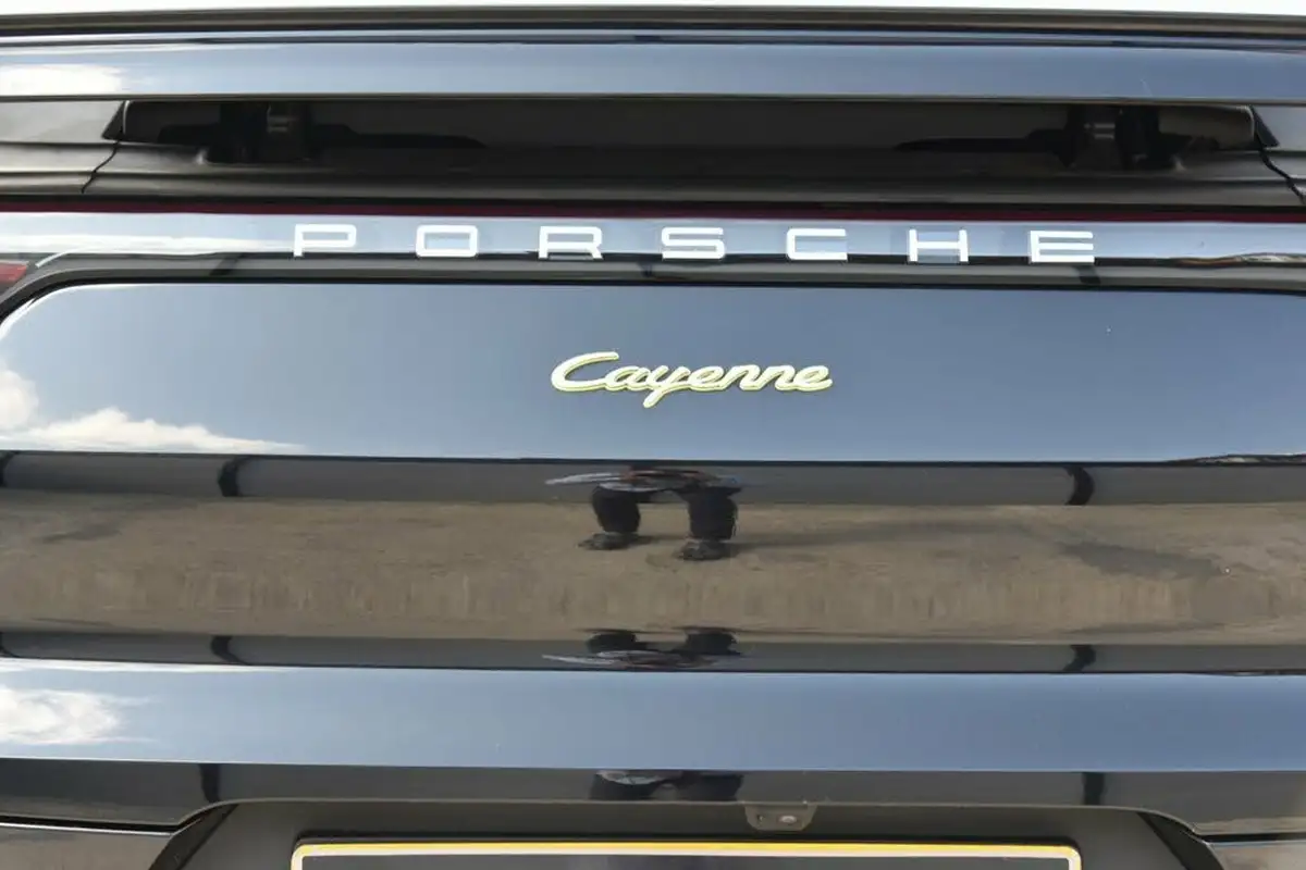 2019-porsche-cayenne-30-v6-e-hybrid-e-hybrid-coupe-big-17