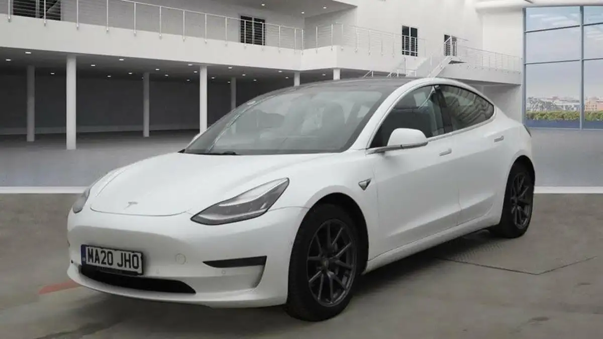 2020-tesla-model-3-e-long-range-big-1