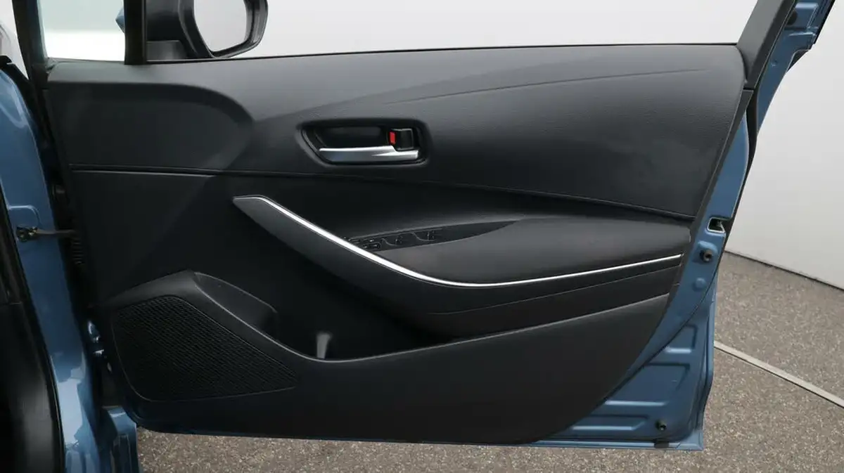 2022-toyota-corolla-18-vvt-i-icon-120bhp-trk-hatchback-5d-big-15